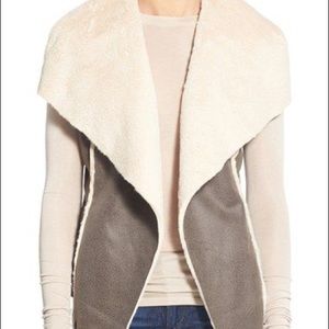 The perfect addition to your closest!! Chelsea 28 Faux shearling vest size Large